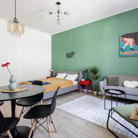 Stylish And Colourful Apartment In The City Centre Budapest Exterior foto