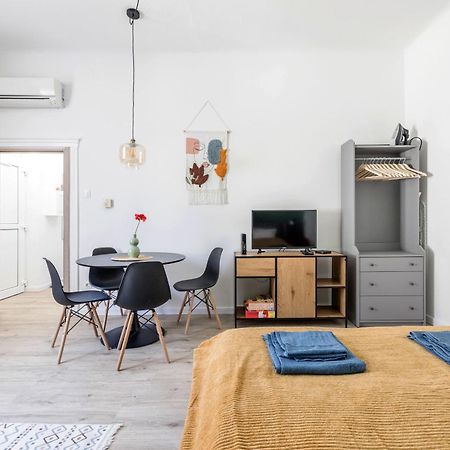 Stylish And Colourful Apartment In The City Centre Budapest Exterior foto